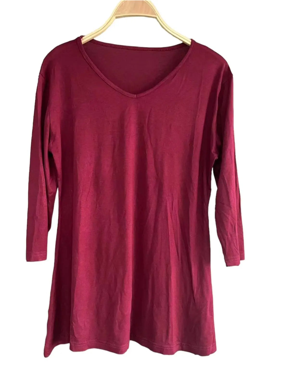 Women's Burgundy V-Neck Three-Quarter Sleeve Tunic Top
