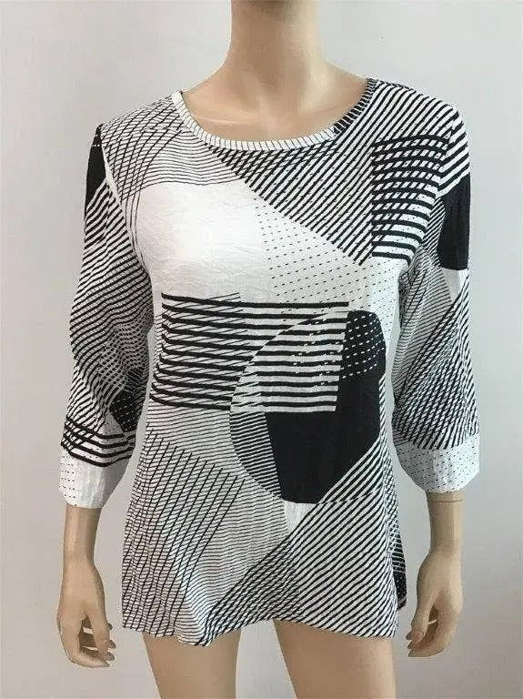 Women's Black and White Geometric Pattern Knit Top